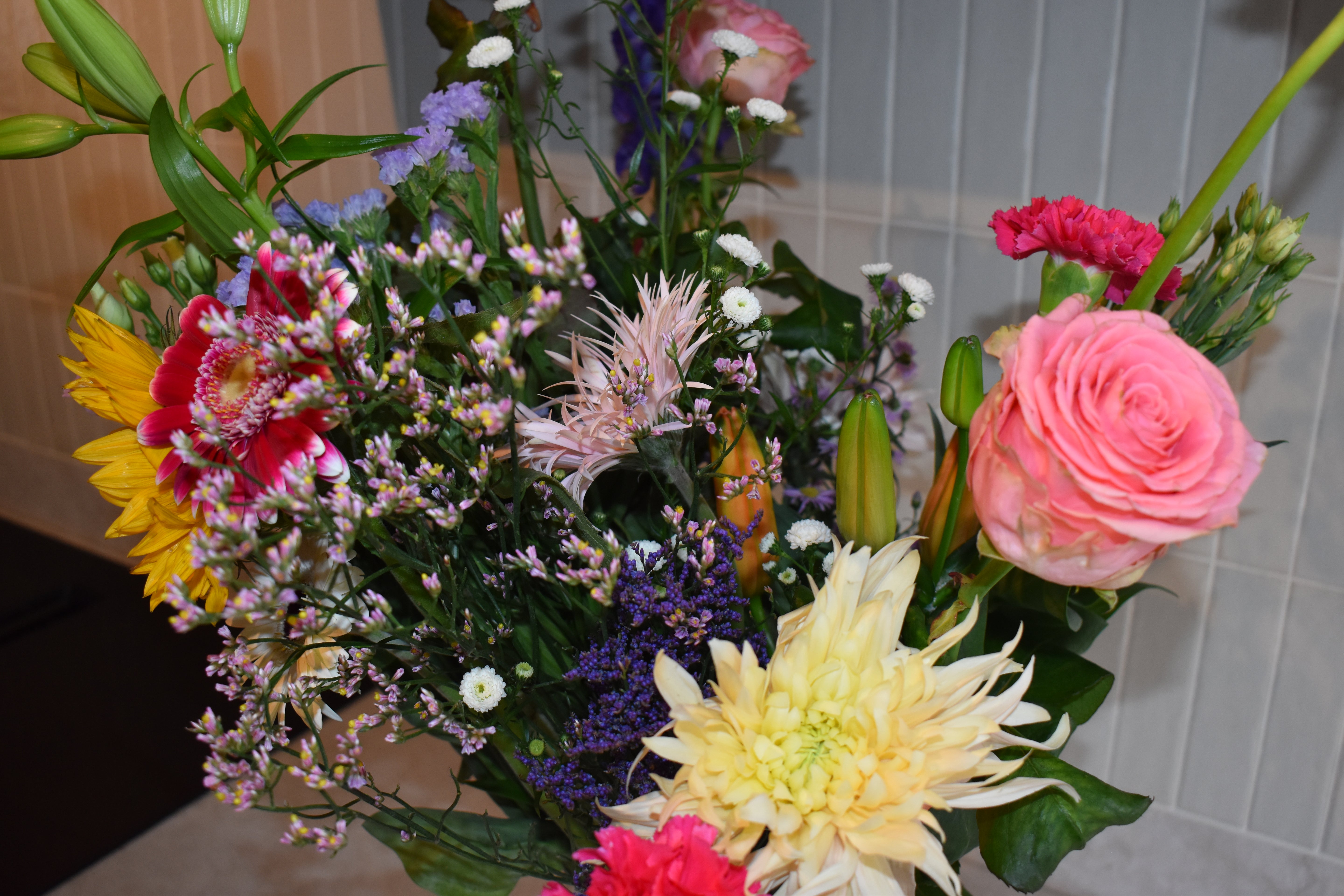 Boeket 'Geniet' (M) - Fris, vrolijk, altijd goed