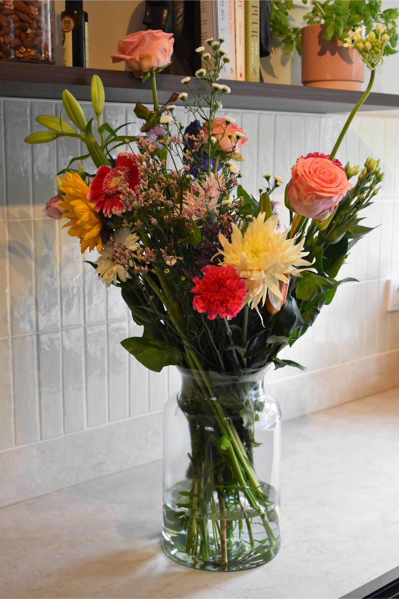 Boeket 'Geniet' (M) - Fris, vrolijk, altijd goed